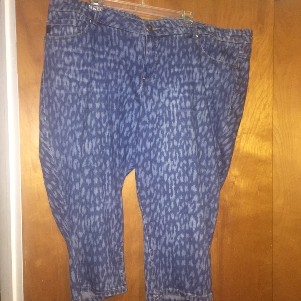 Torrid denim printed jean capris plus size 24